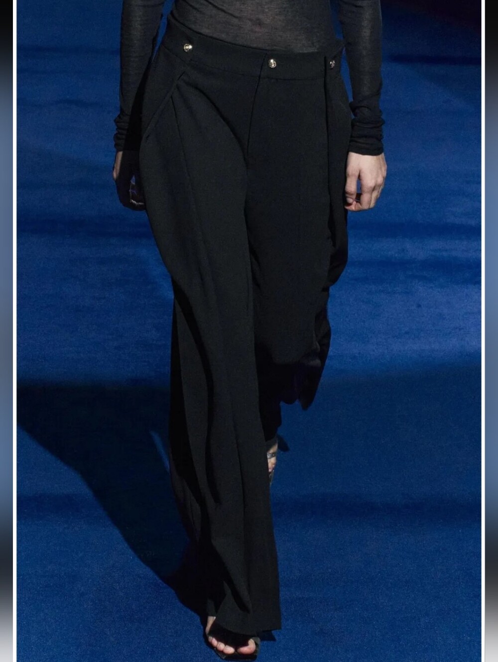 ZARA ZW Collection Luxurious Pleated Pants with Metallic Buttons in Black